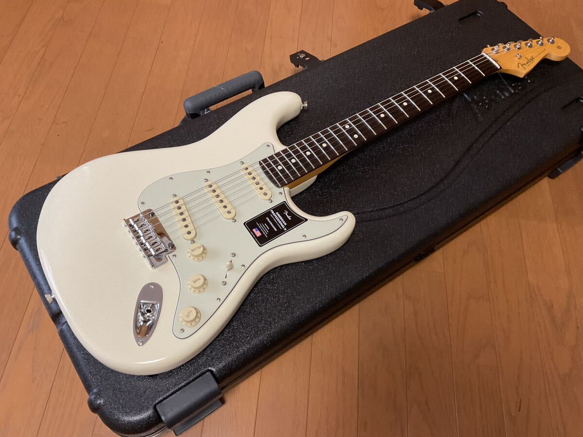 Fender.Mod. American Professional II Stratocaster Olympic White (3.79Kg) 未使用品_画像2