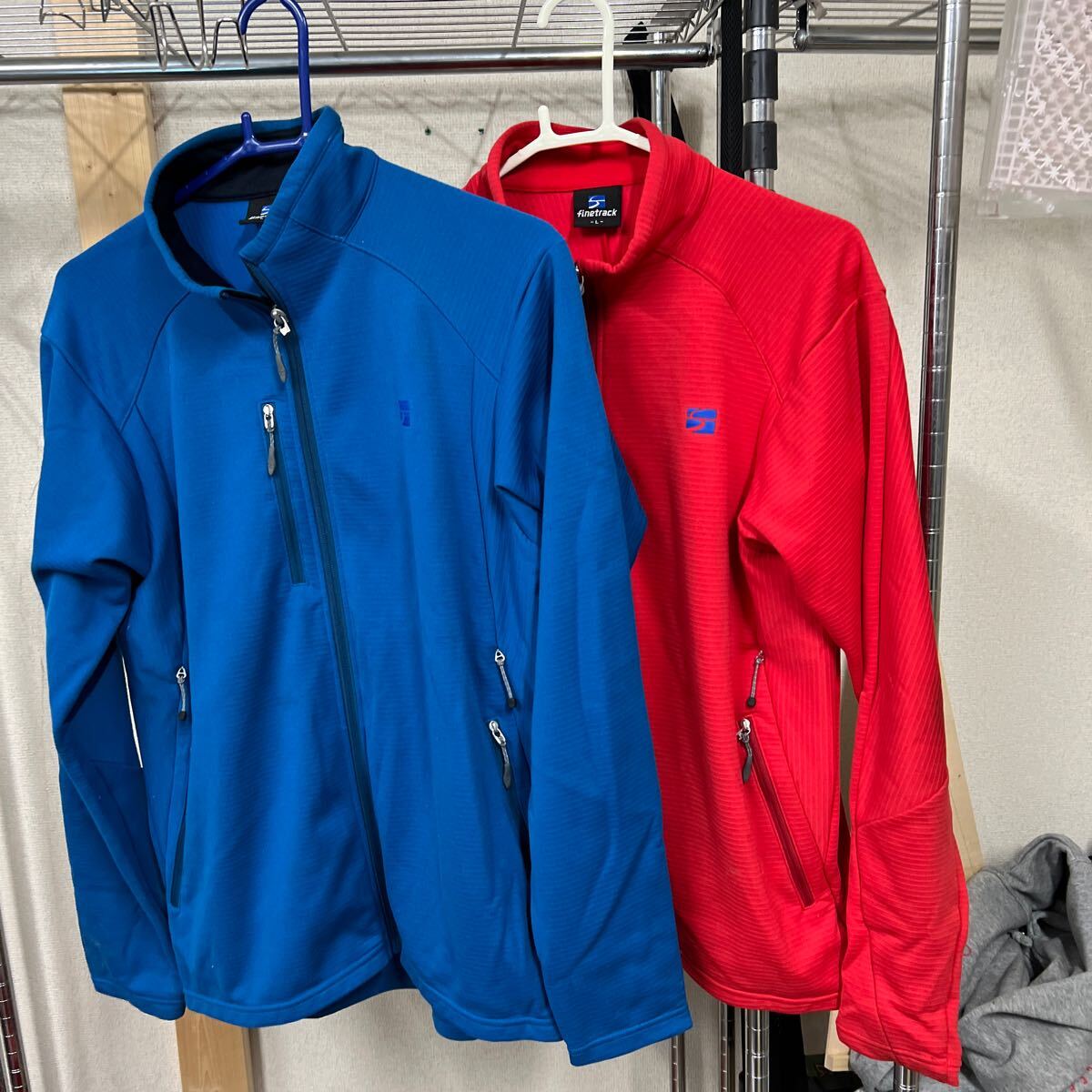 ファイントラック インナー フリースジャケット Ｌサイズ 中古品 赤と青の2色 2枚セット フリース 薄手 アウトドアウエアーの画像2