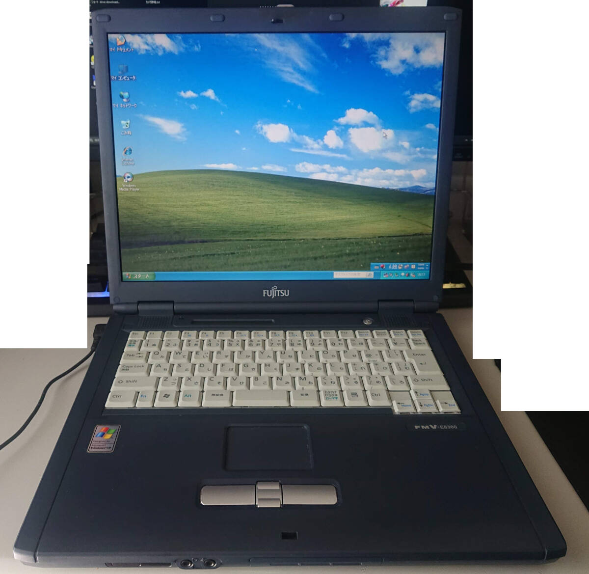 富士通　LIFEBOOK E FMV-E8300 FMVNE1EC3 14.1インチ　windowsXP Pro 中古_画像1