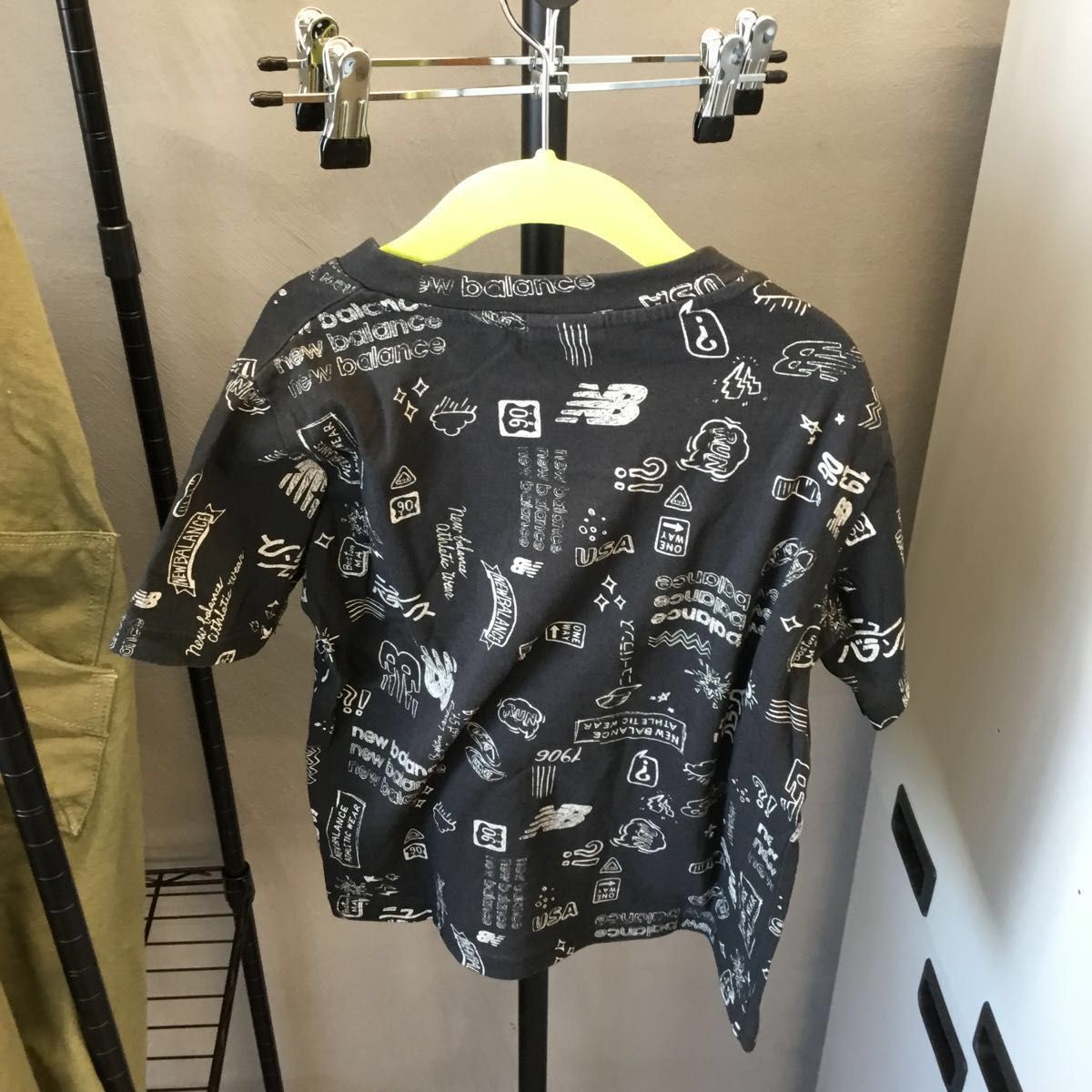 new balance ニューバランス　子供服　半袖Tシャツ　130サイズ　黒　ブラック