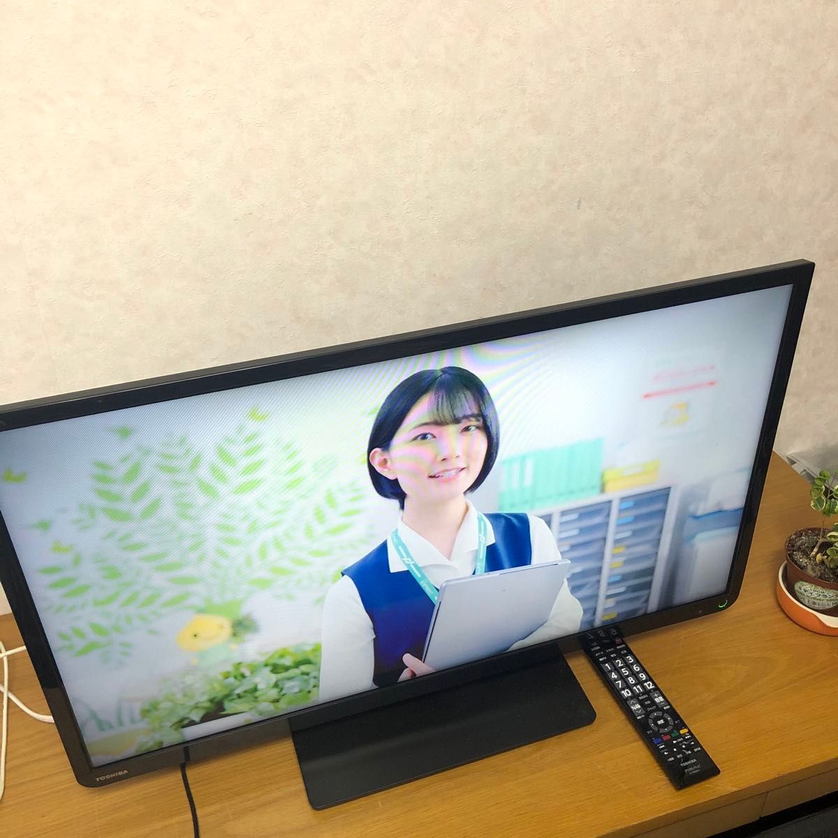 TOSHIBA REGZA レグザ　32型　液晶テレビ　2015年製