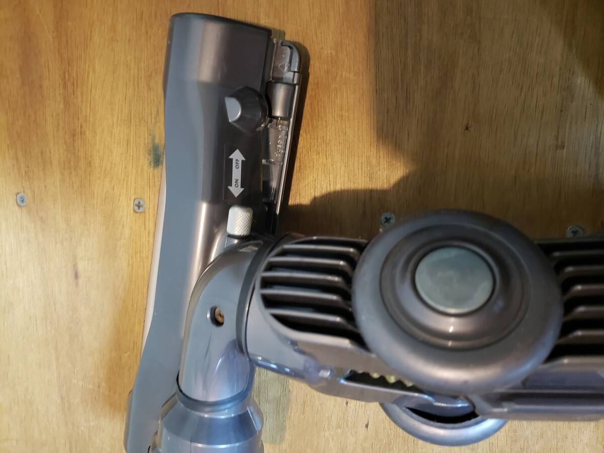 動作快調　訳アリ品 匿名配送DYSON ダイソン サイクロン掃除機 DC12 plus アニマルプロ animalpro クリーンエアタービン_画像9