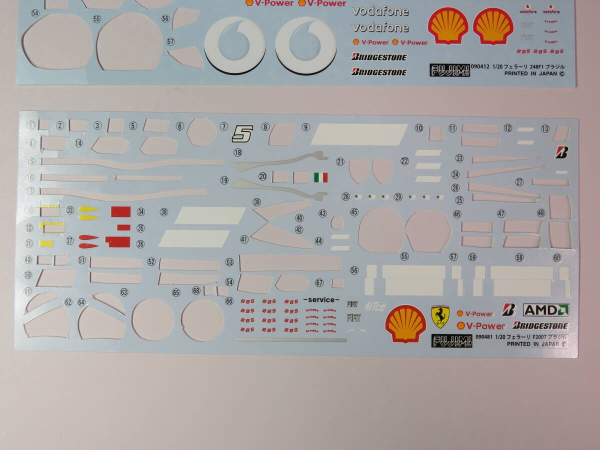 1/20 デカール フジミ フェラーリ 248F1 と F2007 のプラモデルを組立後の余りデカール_画像3