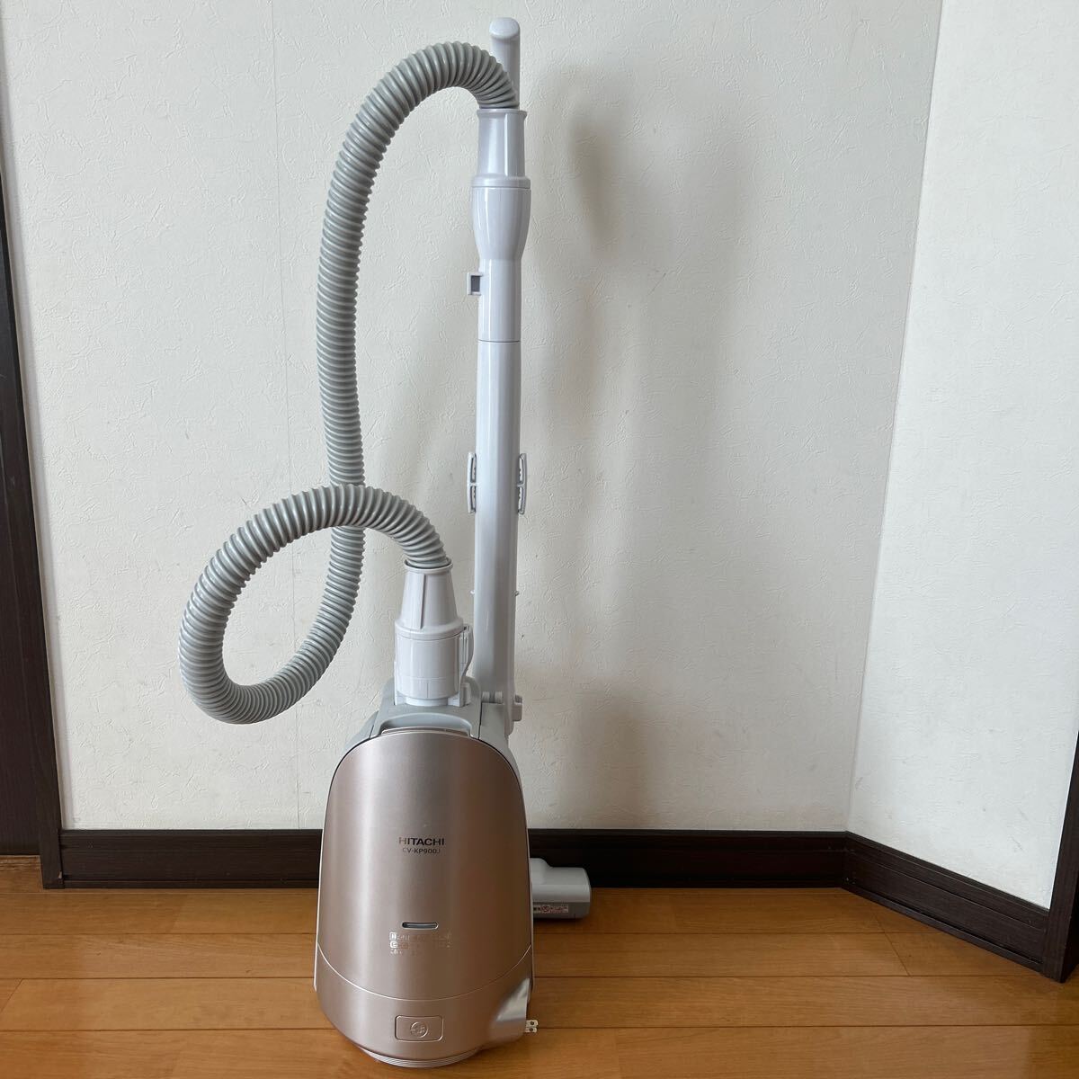 8500円 展示品 HITACHI 日立 掃除機 軽量 紙パック式クリーナー 8500円 展示品 HITACHI 日立 掃除機 軽量 紙パック式クリーナー