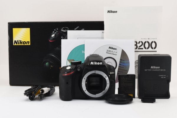 ADS3261★ 美品 ★ ニコン Nikon D3200 撮影枚数 11,073枚_画像1