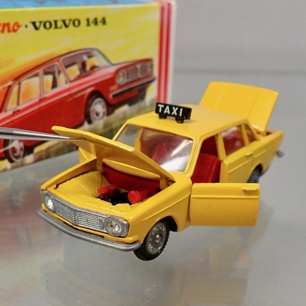 ★珍品 TEKNO 835 TAXI ボルボ 144 1/43★_画像1