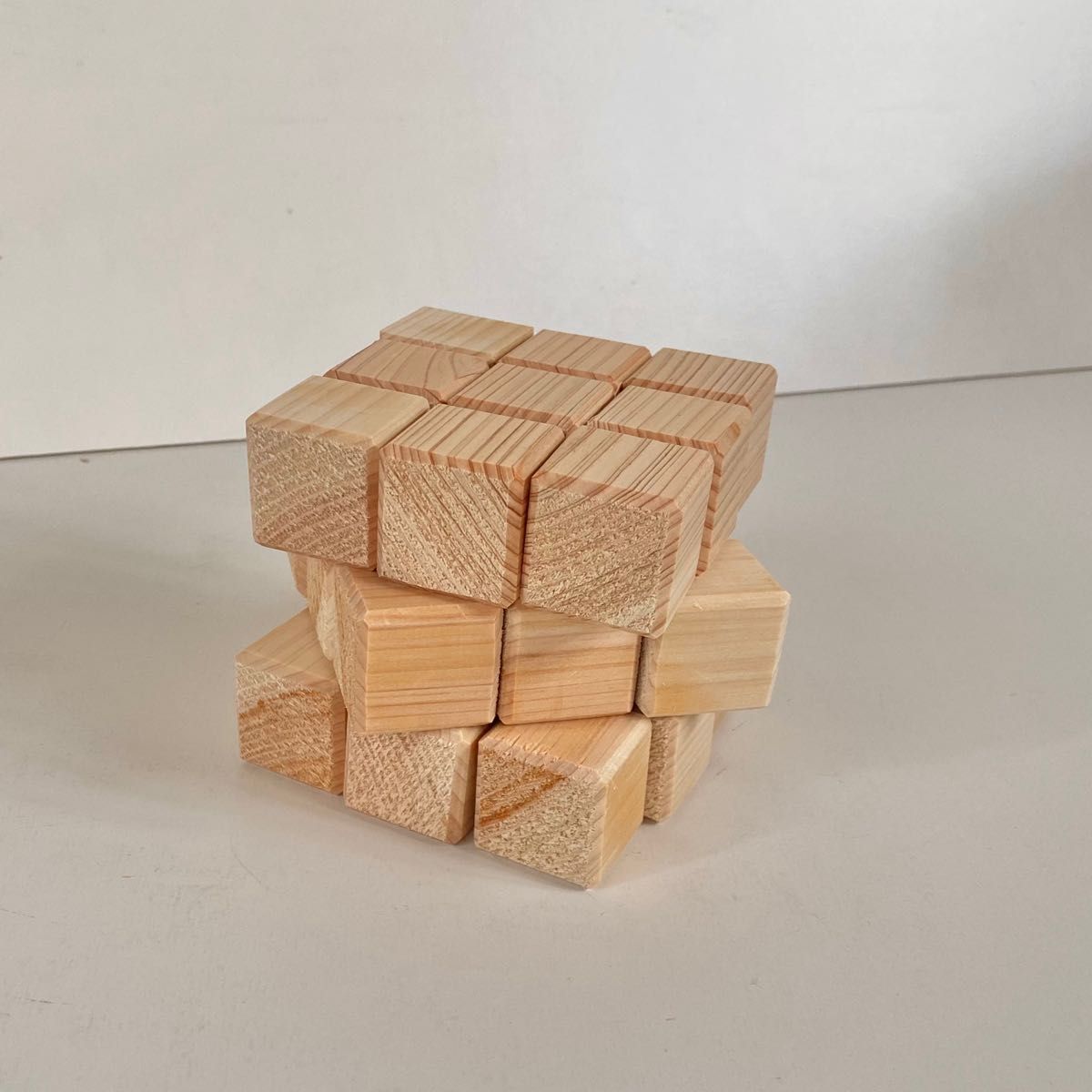 ①  3cm角　ヒノキ　キューブ　ブロック27個　積み木　図形　パズル　立方体　立体　木製玩具　木製パズル