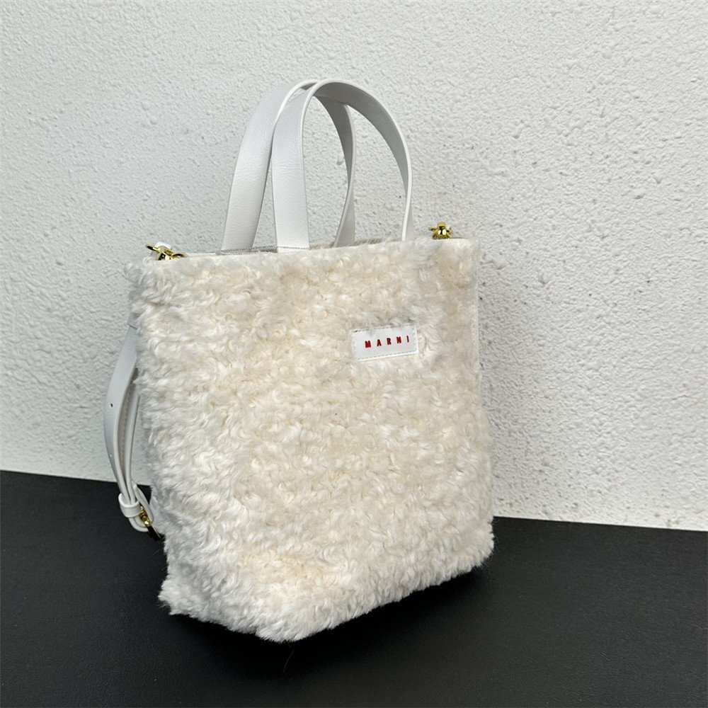 MARNI マルニ シアリング ハンドバッグ ホワイト ショルダーバッグ 2way 鞄 カジュアル 通勤鞄の画像3