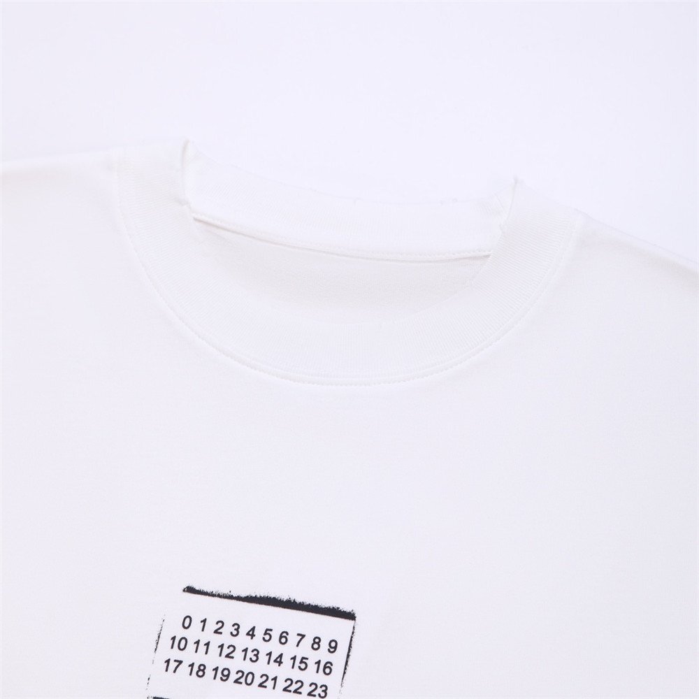 Maison Margiela / メゾンマルジェラ 半袖 ｔシャツ メンズ レディース 白 真ん中 数字ロゴ 簡約 おしゃれ 夏 t-shirt コットン トップス 4の画像3