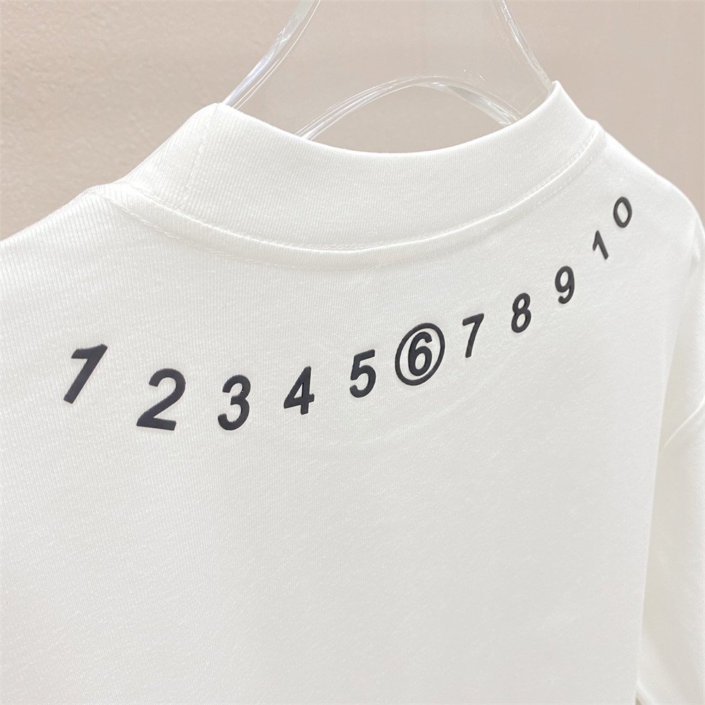 Maison Margiela(メゾン マルジェラ) MM6 半袖 tシャツ ネックナンバリング Tシャツ ファッション ホワイト カットソー Mサイズ_画像2