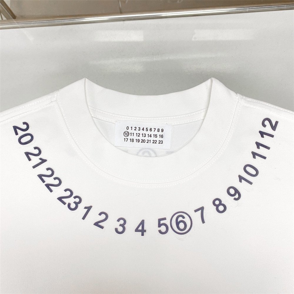 Maison Margiela(メゾン マルジェラ) MM6 半袖 tシャツ ネックナンバリング Tシャツ ファッション ホワイト カットソー Mサイズ_画像3