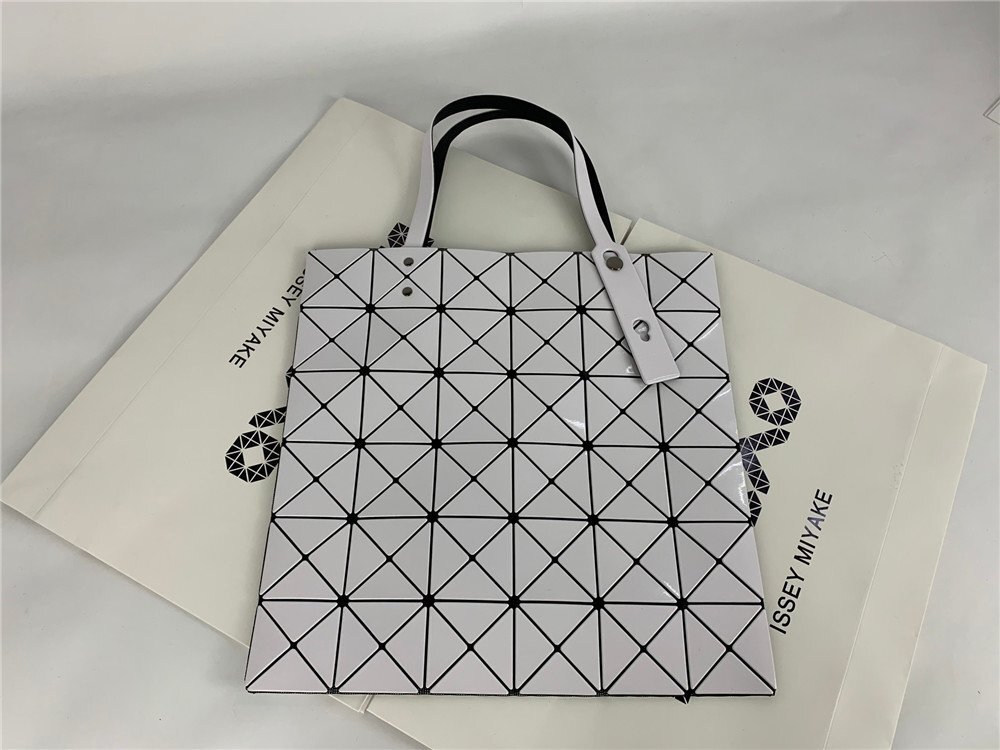 BAOBAO LUCENT バオバオ ルーセント トートバッグ 6x6 ISSEY MIYAKE ホワイトの画像4