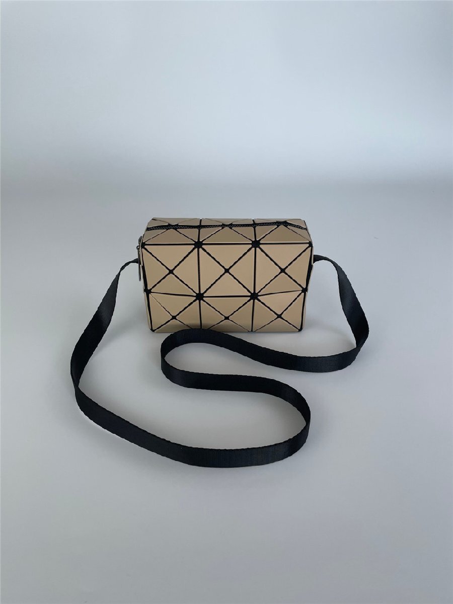 【BAO BAO ISSEY MIYAKE】CUBOID ショルダー バッグ ブラウン_画像1