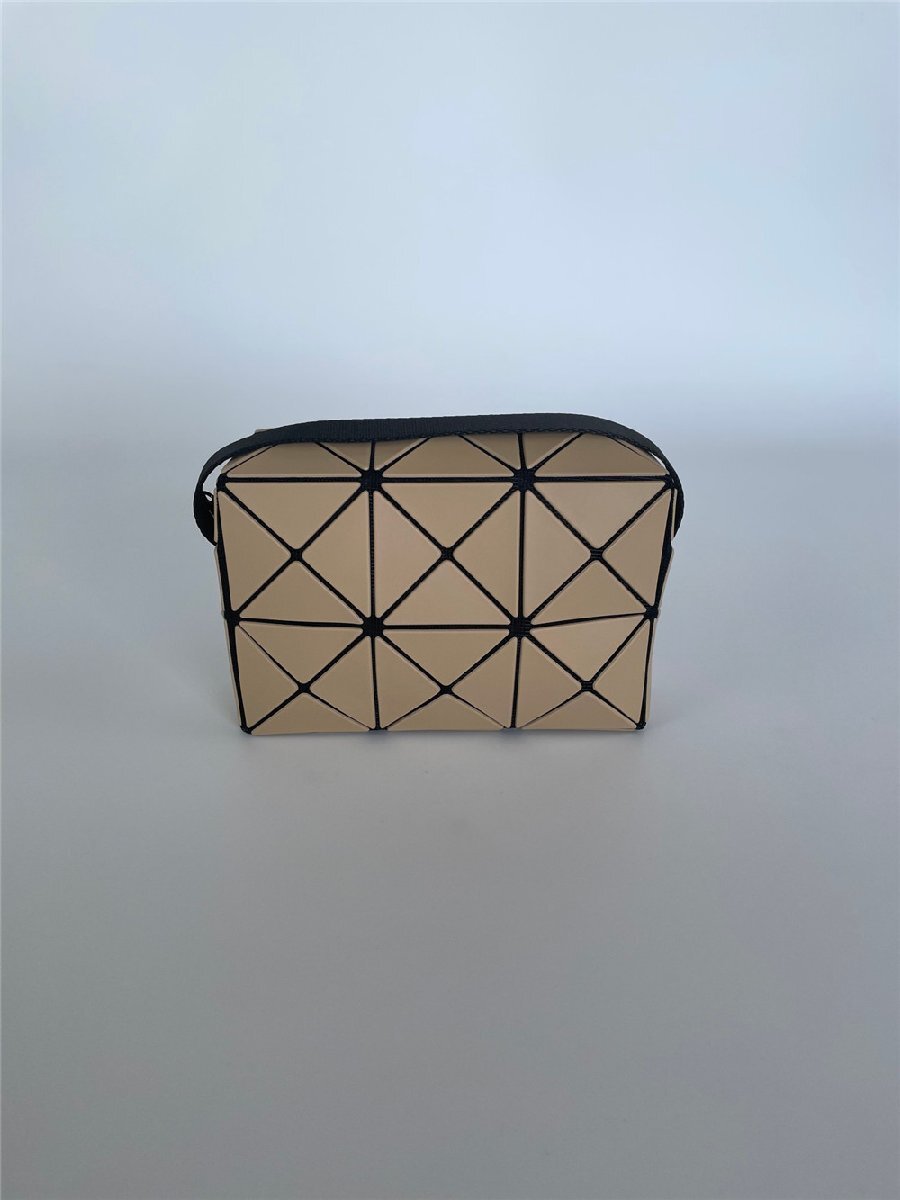 【BAO BAO ISSEY MIYAKE】CUBOID ショルダー バッグ ブラウンの画像4