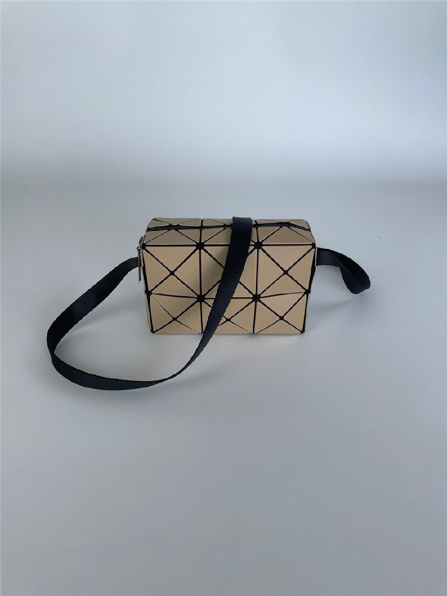 【BAO BAO ISSEY MIYAKE】CUBOID ショルダー バッグ ブラウンの画像2