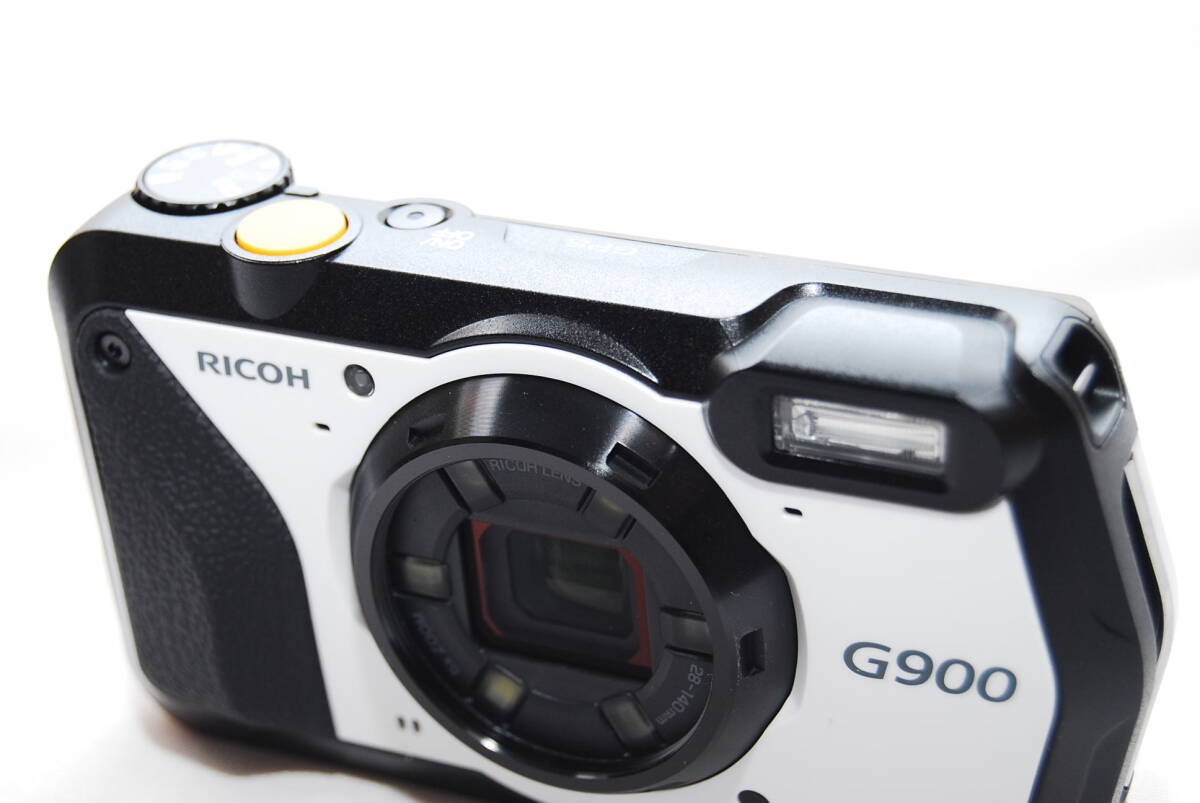 ★極上美品　RICOH G900 業務用デジタルカメラ シリコンカーバー付き★_画像6