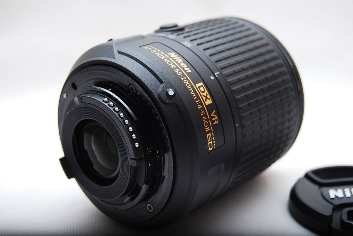 ★極上美品 Nikon ニコン  AF-S DX NIKKOR 55-200mm f/4-5.6G ED VR II ★の画像4