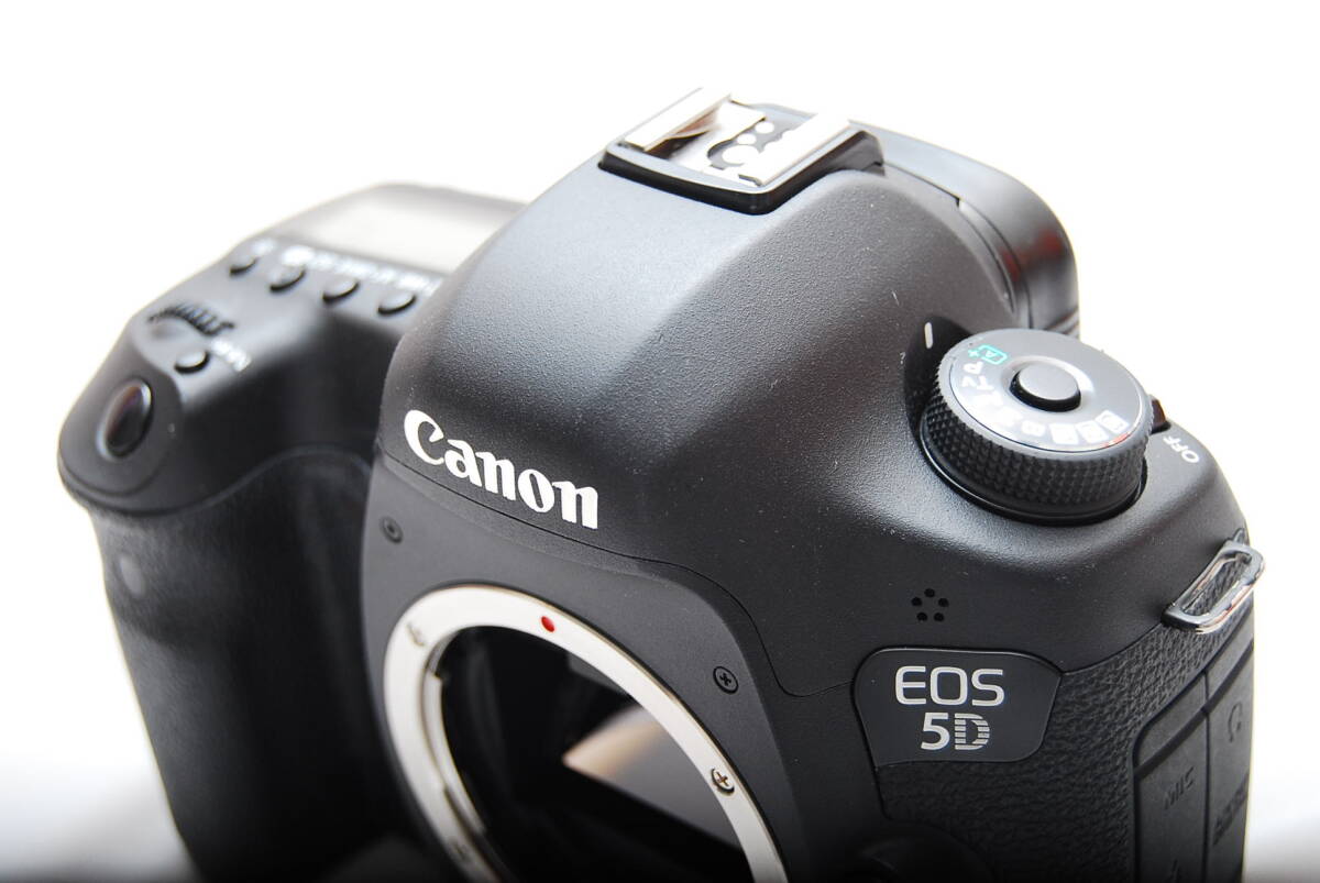 ★美品　Canon キヤノン EOS 5D Mark III ボディ　デジタル一眼レフカメラ★_画像6