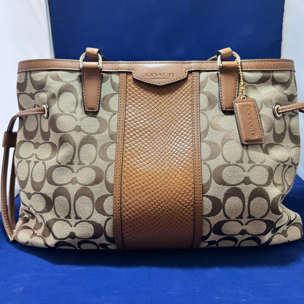 【ピカピカ】ほぼ未使用 COACH F29863 シグネチャートートバッグ ショルダーバッグ 大容量 コーチ トートバッグ