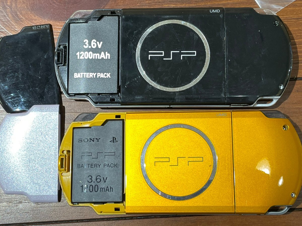 【ジャンク】2台セット SONY PSP3000 SONY充電アダプタ メモリースティック32GB PSP-100 プレイステーションポータブル_画像5