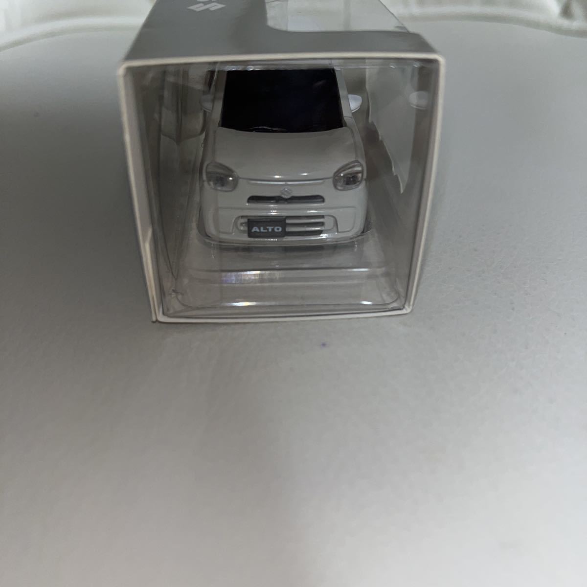 スズキ アルト SUZUKI ALTO ソフトベージュメタリック ホワイト 2トーン プルバックカー 非売品 ミニカー  カラーサンプルの画像3