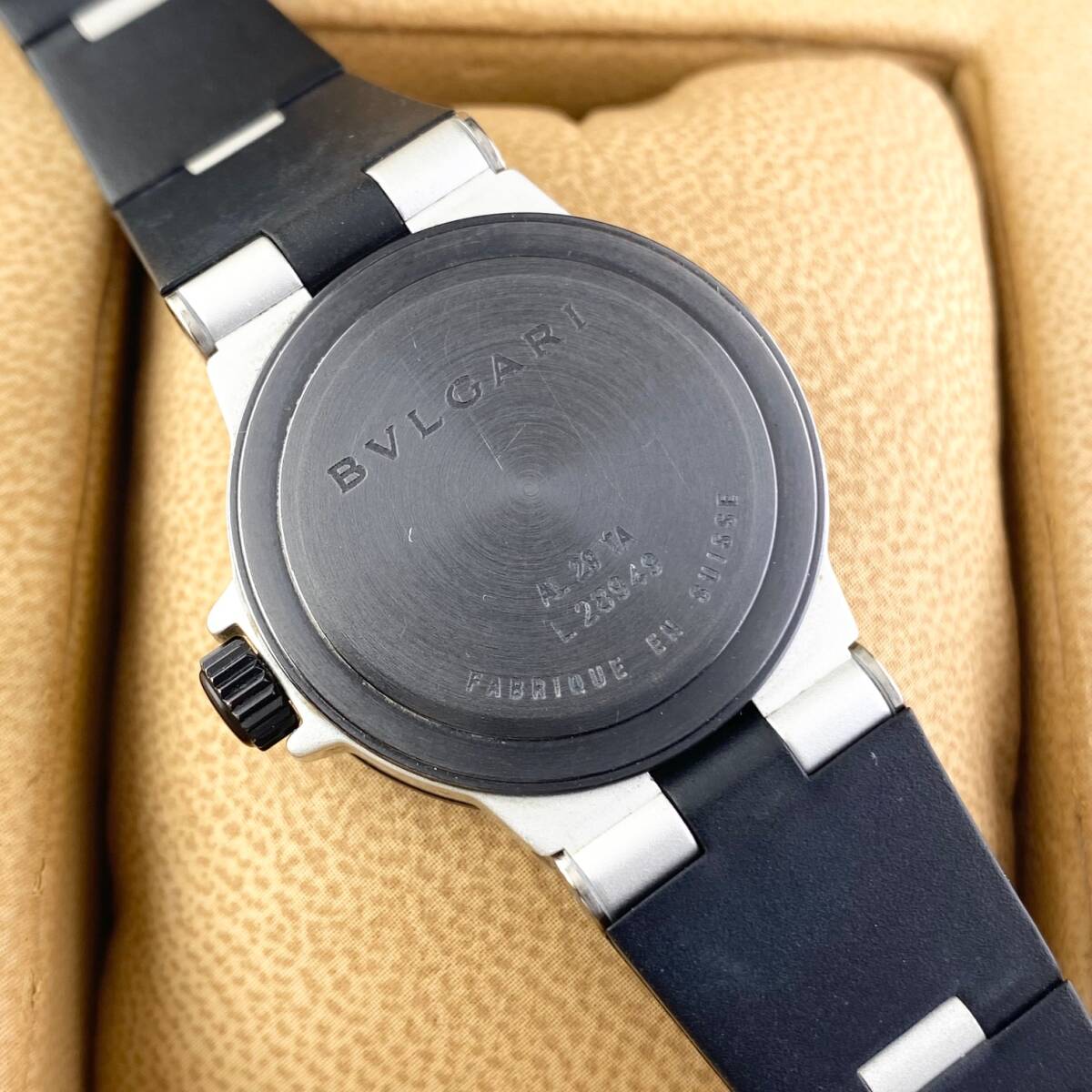【1円箱付】BVLGARI ブルガリ 腕時計 レディース ALUMINIUM アルミニウム AL29TA ホワイト×ブラック デイト 可動品の画像6