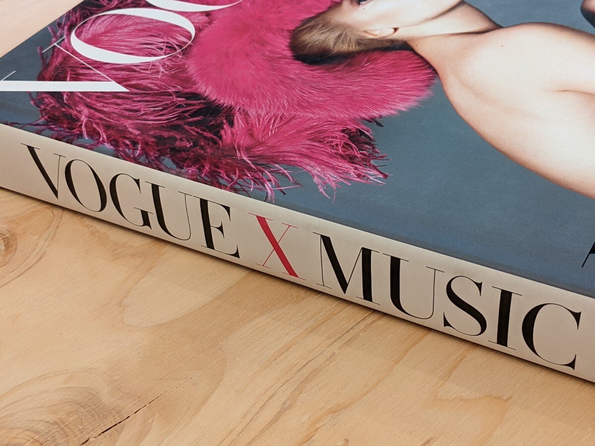 洋書 新品】Vogue x Music / ヴォーグ ミュージシャン ポートレイト - その他 洋書 新品】Vogue x Music / ヴォーグ ミュージシャン ポートレイト - その他
