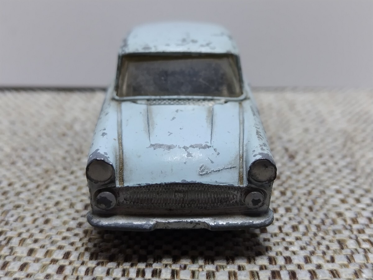 ミニカー モデルペットNo.7 ２代目トヨペットコロナ アサヒ玩具製品 1960年代発売品 カシメはしっかりしています キズ多し_画像7