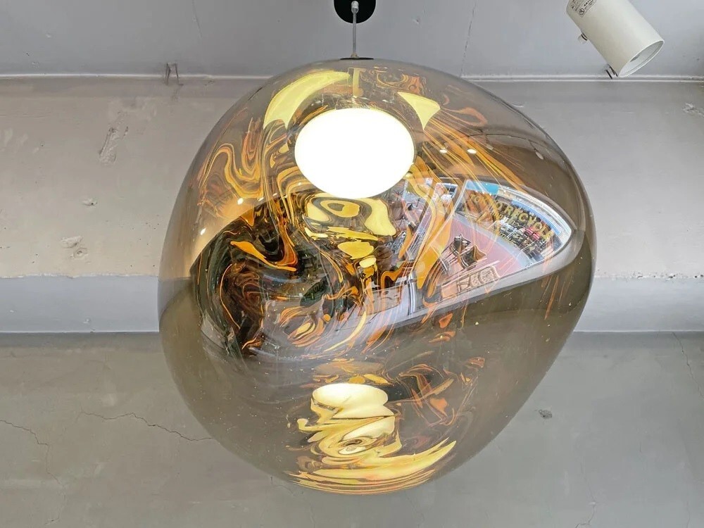 ♪ トム・ディクソン Tom Dixon メルト MELT 50 PENDANT LED ペンダントライト ゴールド ヤマギワ取り扱い イギリス 定価￥248,000-_画像2