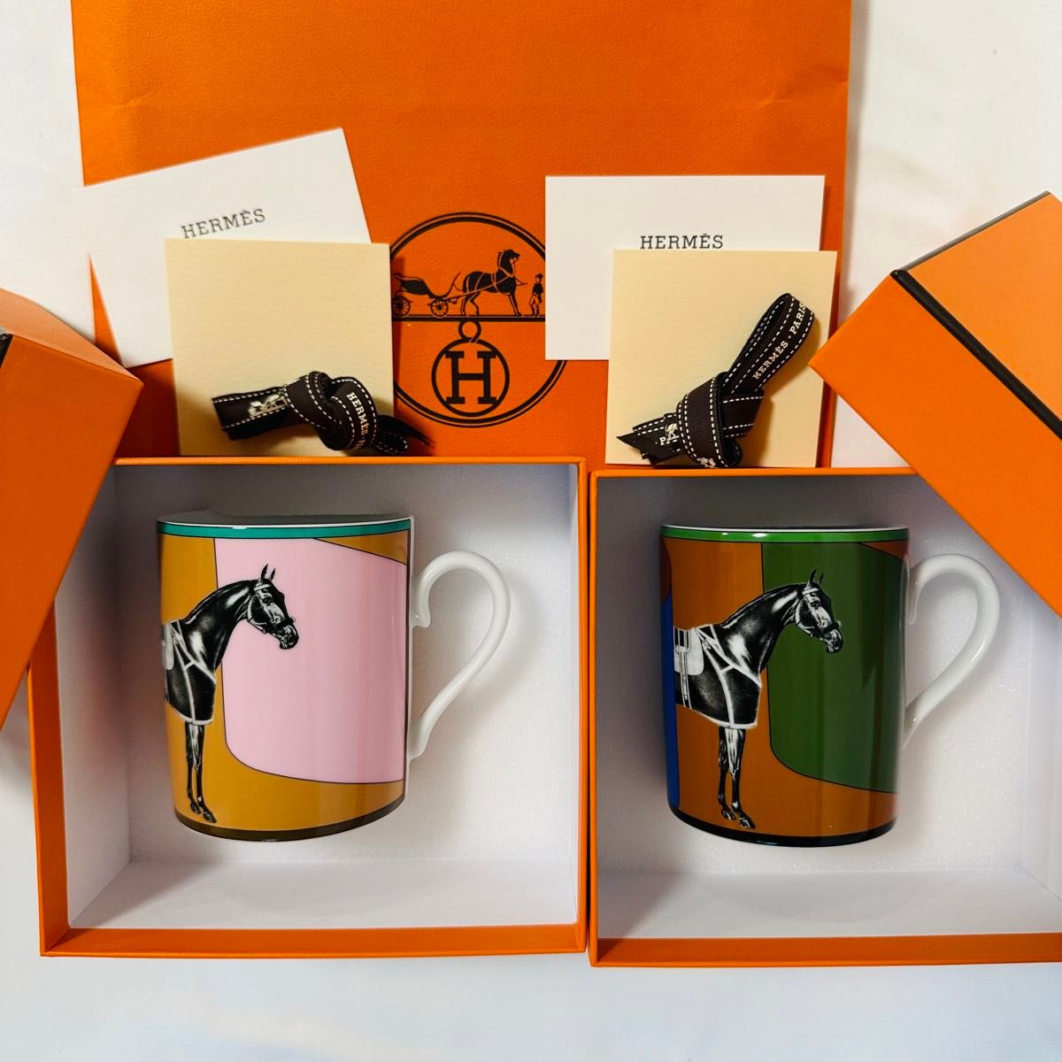 エルメス HERMES》 セルパンティーヌ No 1・No 3マグカップ 2個 エルメス HERMES》 セルパンティーヌ No 1・No 3マグカップ 2個