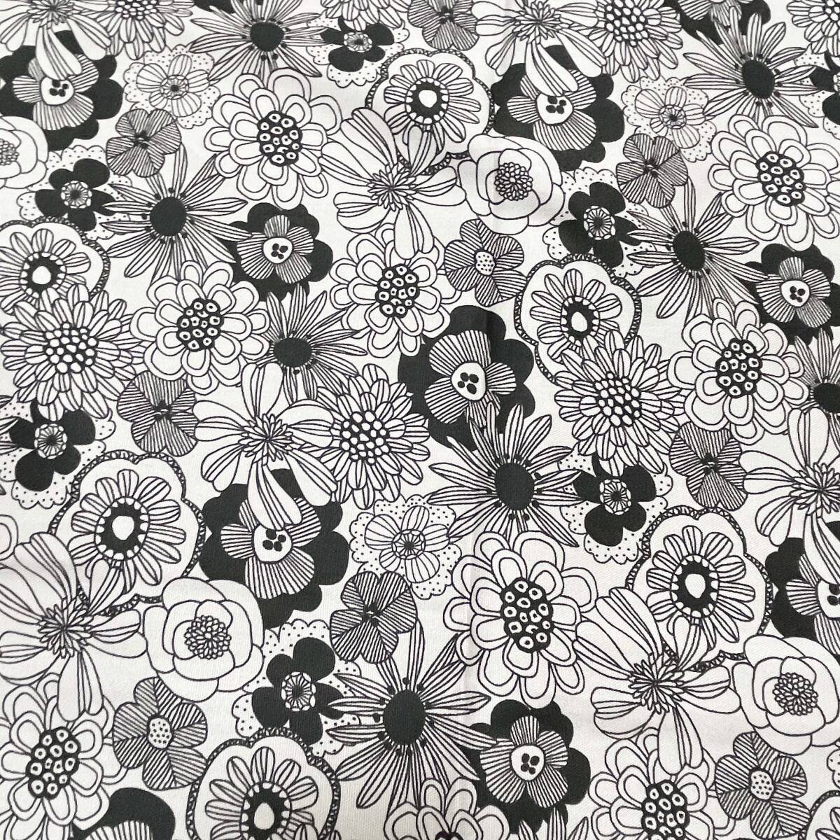 綿オックス線描き大人の花柄はぎれ生地ハンドメイド布１ｍグレー黒モノクロ北欧風_画像9