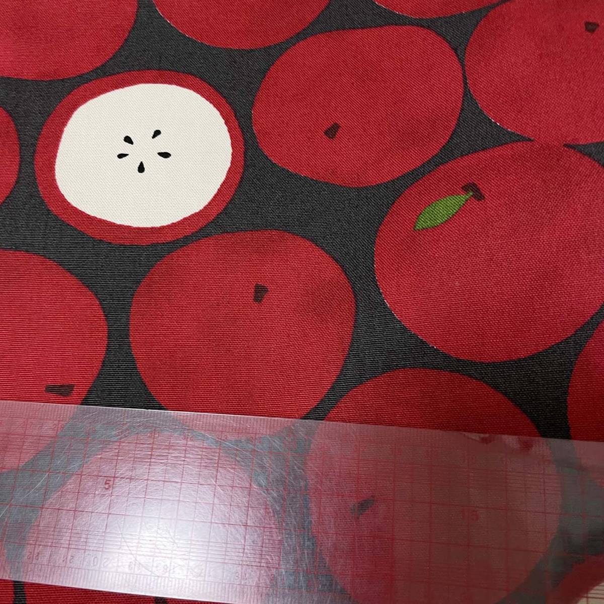  яблоко рисунок 2m хлопок oks ткань лоскут ткань яблоко Apple * красный точка полька-дот фрукты Северная Европа способ 