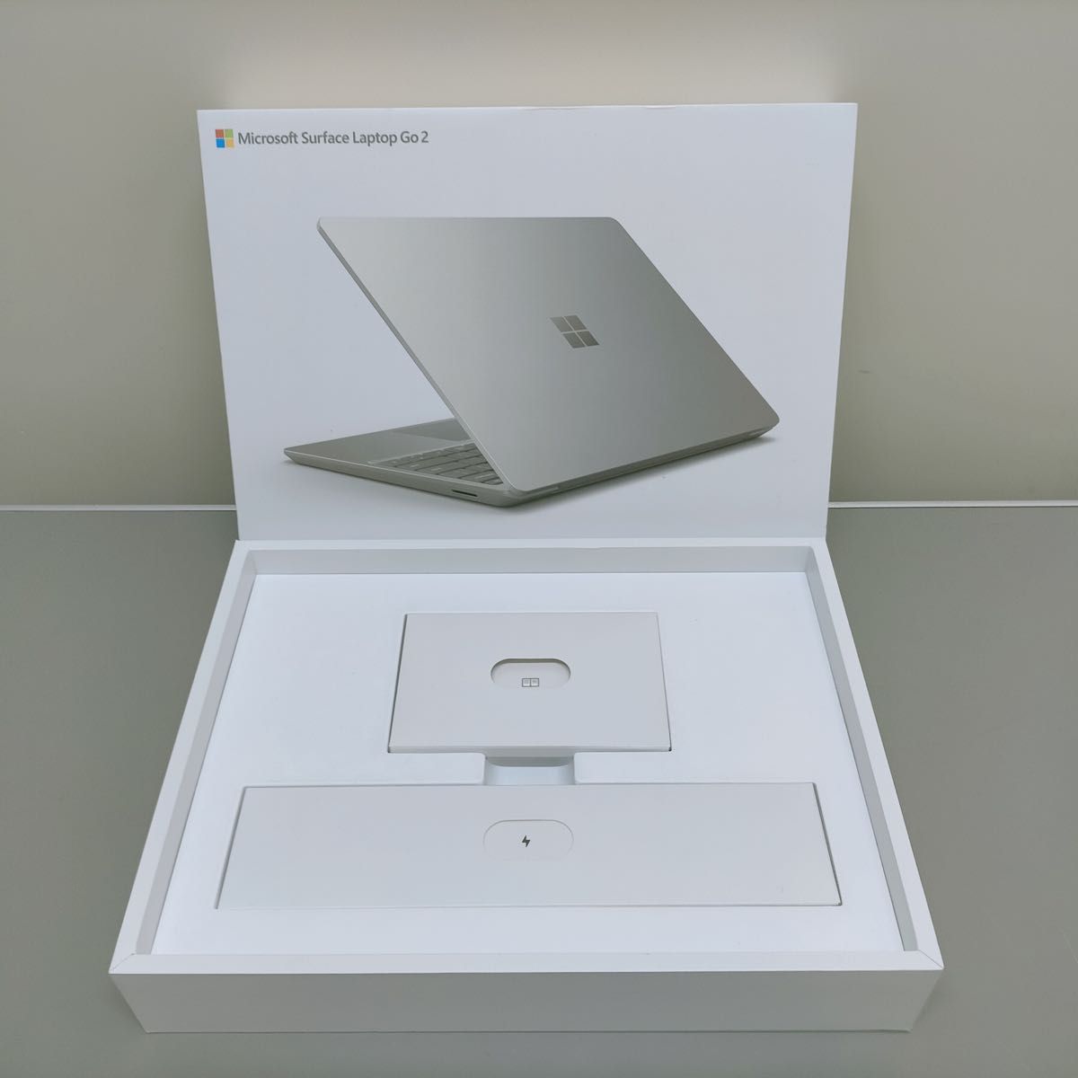 ★美品★ マイクロソフト Surface Laptop Go 2 セージ Core i5/8GB/SSD128GB/Office無
