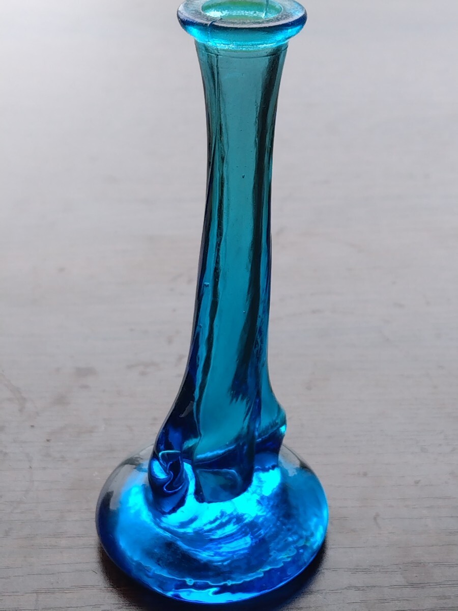SHOEI INTERIOR ハンドクラフト 一輪挿し 青いガラス 昭和レトロ 古い花瓶 日本製の画像4