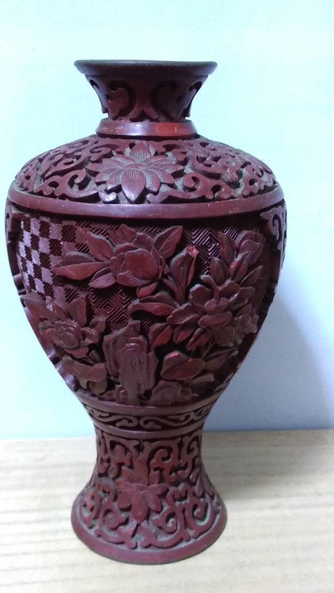 中国美術 堆朱花石細工 花瓶 高さ約１７．５ｃｍ