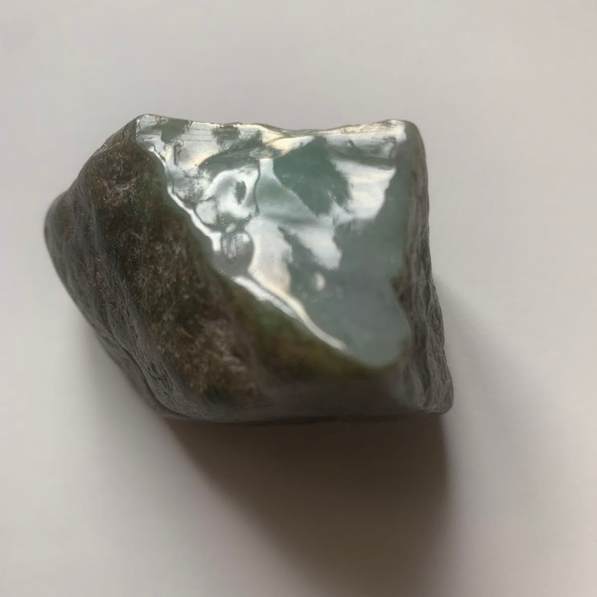 ミャンマー翡翠の原石A貨 鑑賞石 自然石 誕生石 鉱物 鉱石 N012