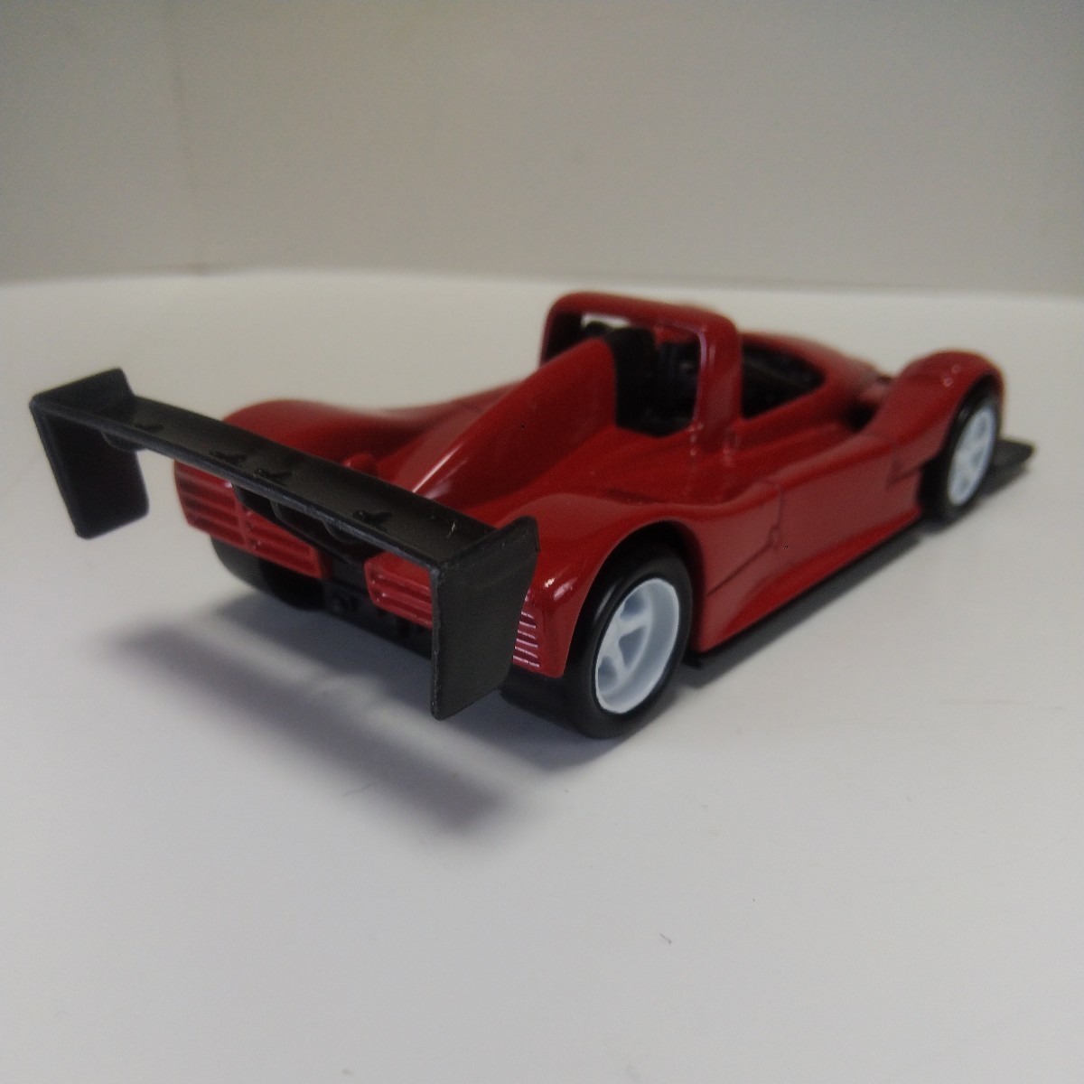 1/43 Hot Wheels Ferrari 333SP миникар 