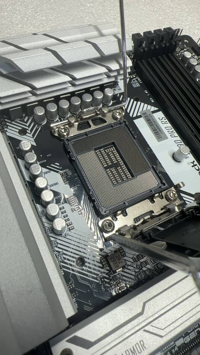 M324 　中古ジャンク品　 マザーボード Asrock－Z790-PRO-RS 動作未確認品_画像2