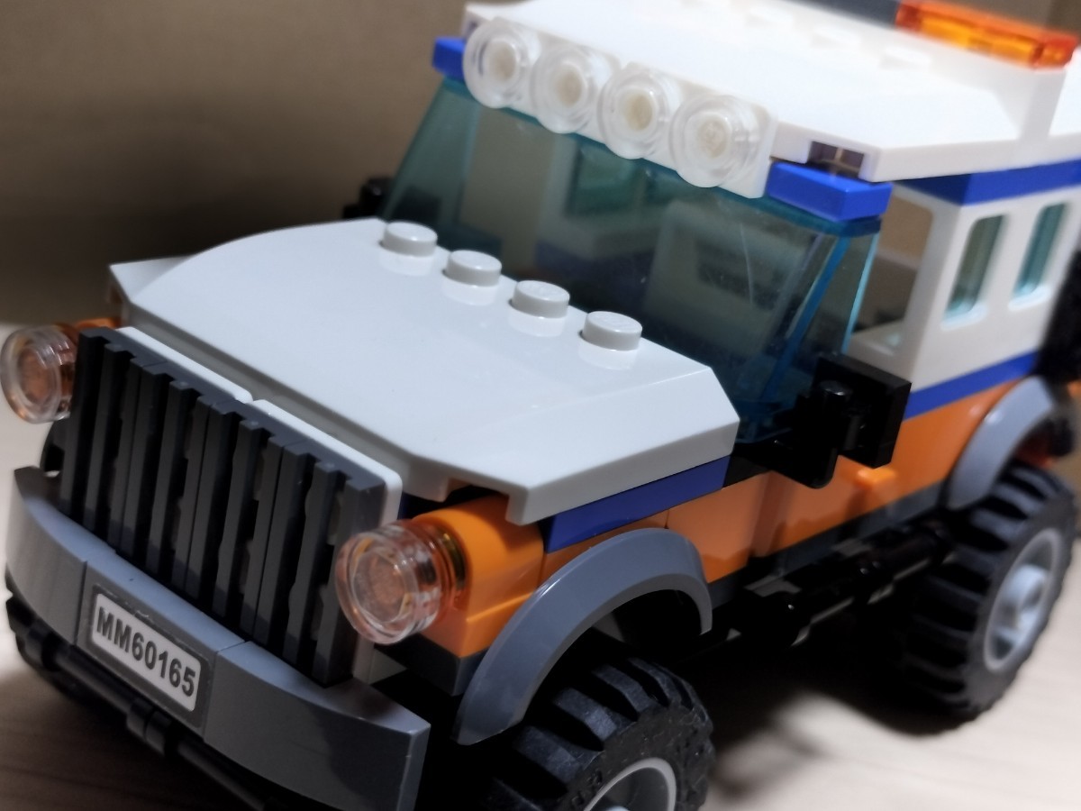 送料無料即決希望　LEGO レゴ 60165 海上レスキューボート4WDキャリアー4WDキャリアー本体のみ　車　タイヤ　パーツ_画像1