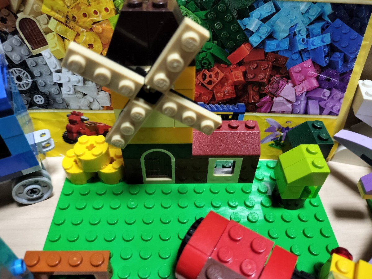 送料無料　即決あり　レゴ LEGO クラシック 10696 黄色のアイデアボックス プラス　車　タイヤ多数　汽車　ワニ　家　バイク　花　パン焼き_画像4