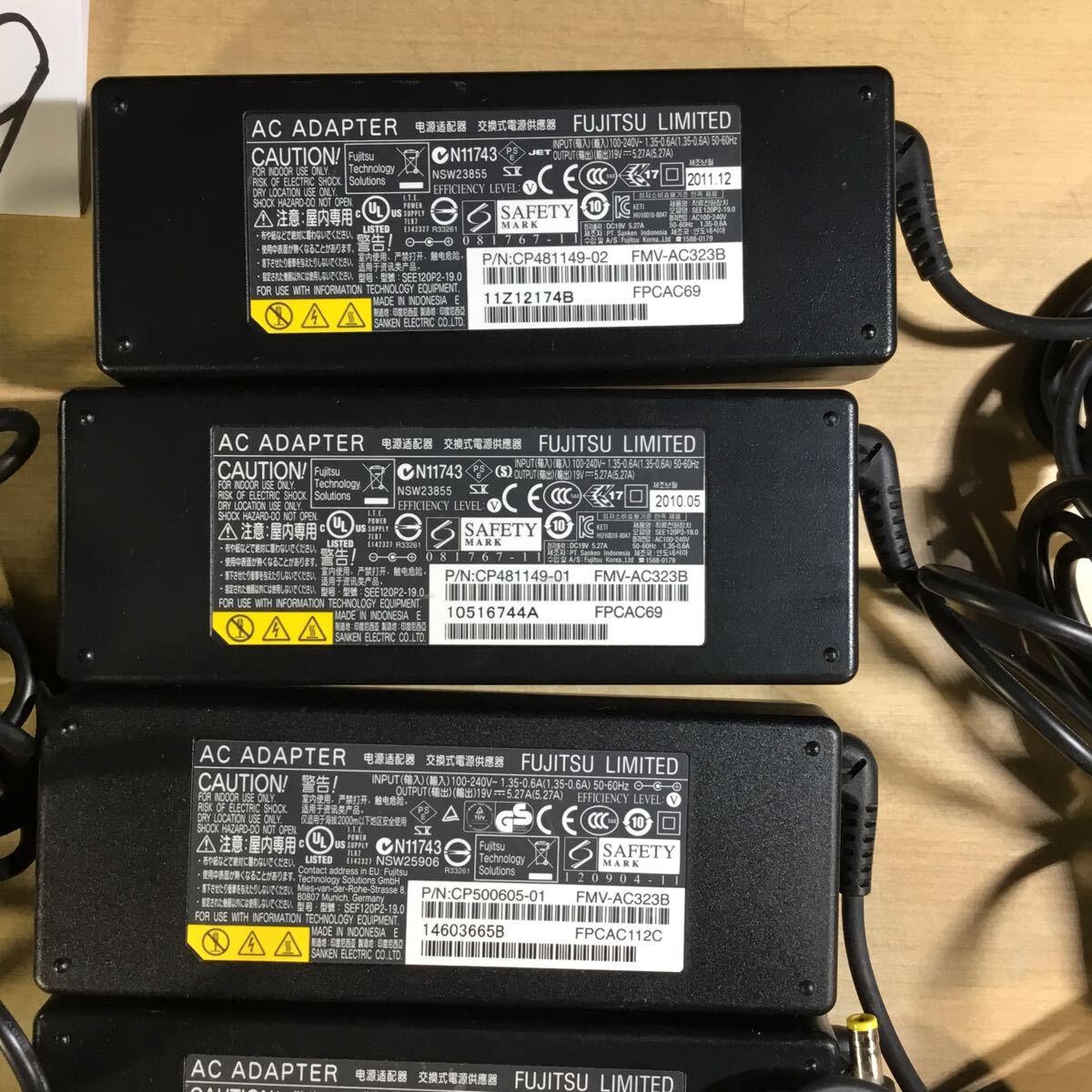 【送料無料】(031479F) 12個セット FUJITSU FMV-AC323A / FMV-AC323B 19V5.27A 純正品 ACアダプタ メガネケーブル付 中古品_画像4