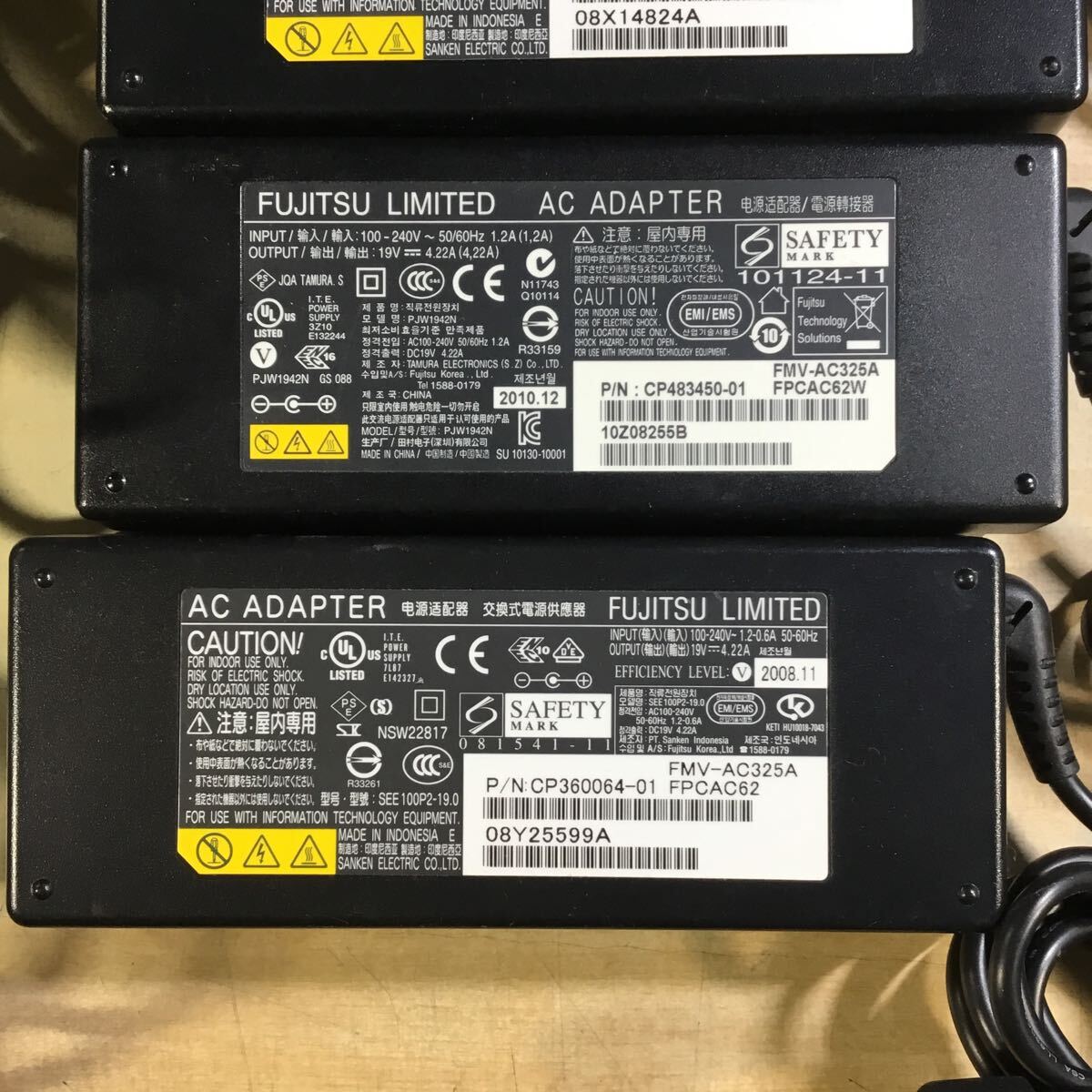 [ бесплатная доставка ](031572E) 10 шт. комплект FUJITSU FMV-AC325A 19V4.22A оригинальный товар AC адаптер очки кабель есть б/у товар 