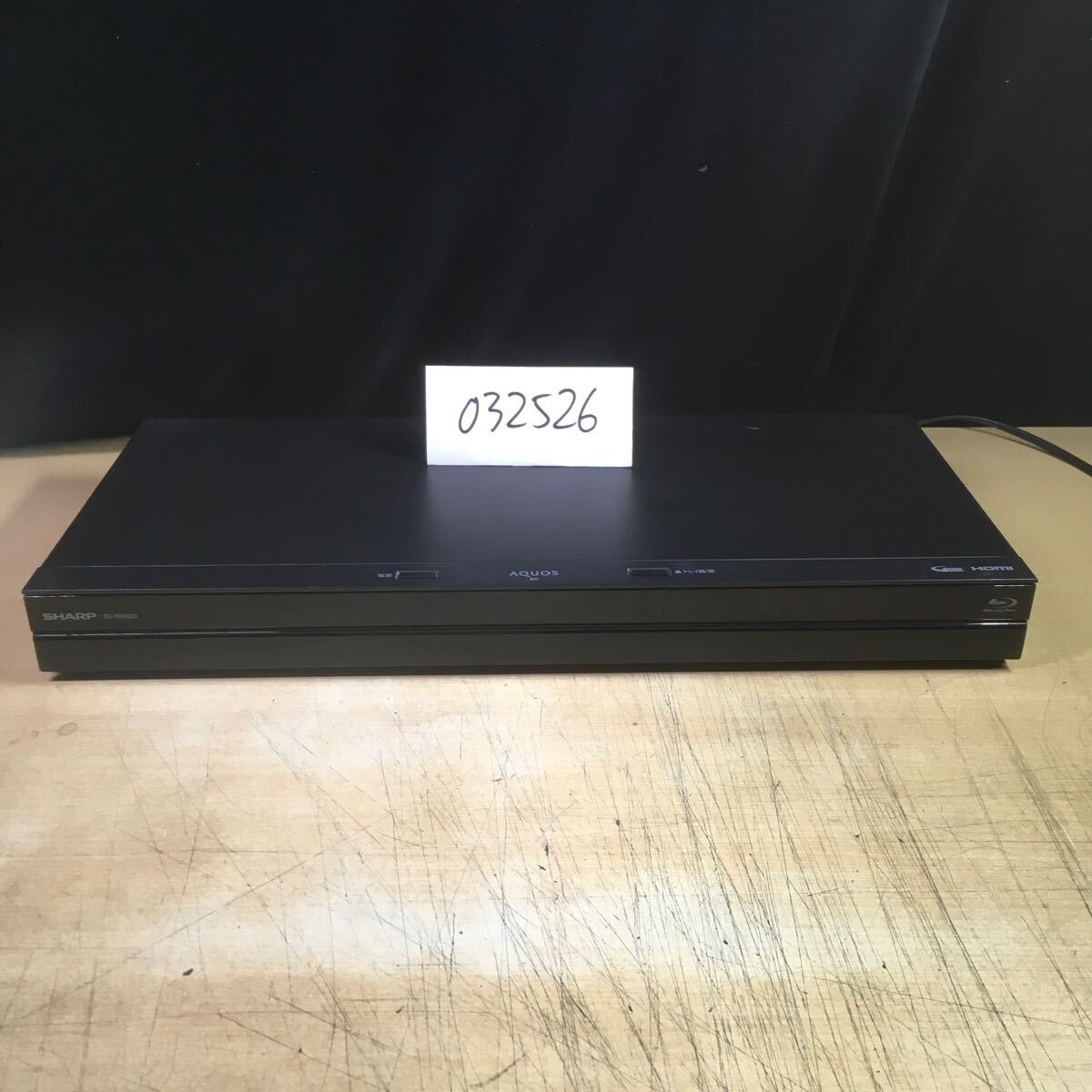 【送料無料】(032526F) 2018年製 SHARP BD-NW520 ブルーレイディスクレコーダー ジャンク品　_画像1