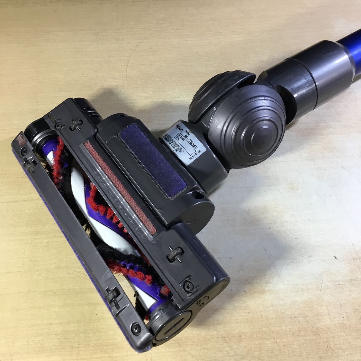 【送料無料】(032971G) dyson DC45 サイクロン式コードレスクリーナー 【ワケあり】 ジャンク品_画像6