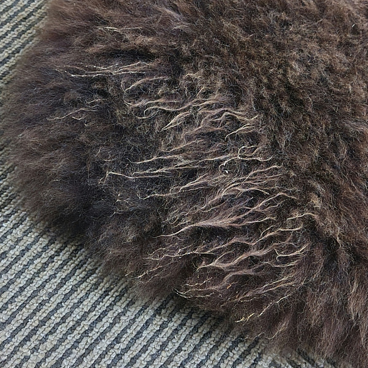 D(0305i2) ムートンラグ ムートン 羊毛 ラグマット 敷物 ラグ カーペット 絨毯 約95cm×65cm インテリア_画像6