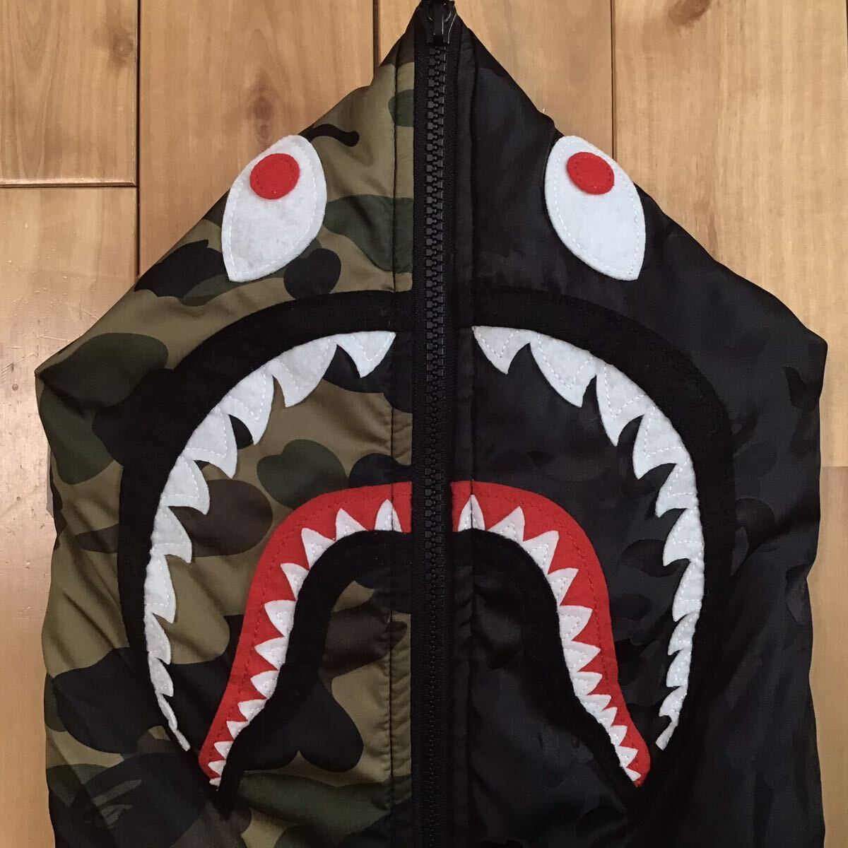 中綿 シャーク パーカー ジャケット Lサイズ 1st camo shark full zip hoodie jacket a bathing ape BAPE camo エイプ ベイプ 迷彩 az2_画像3