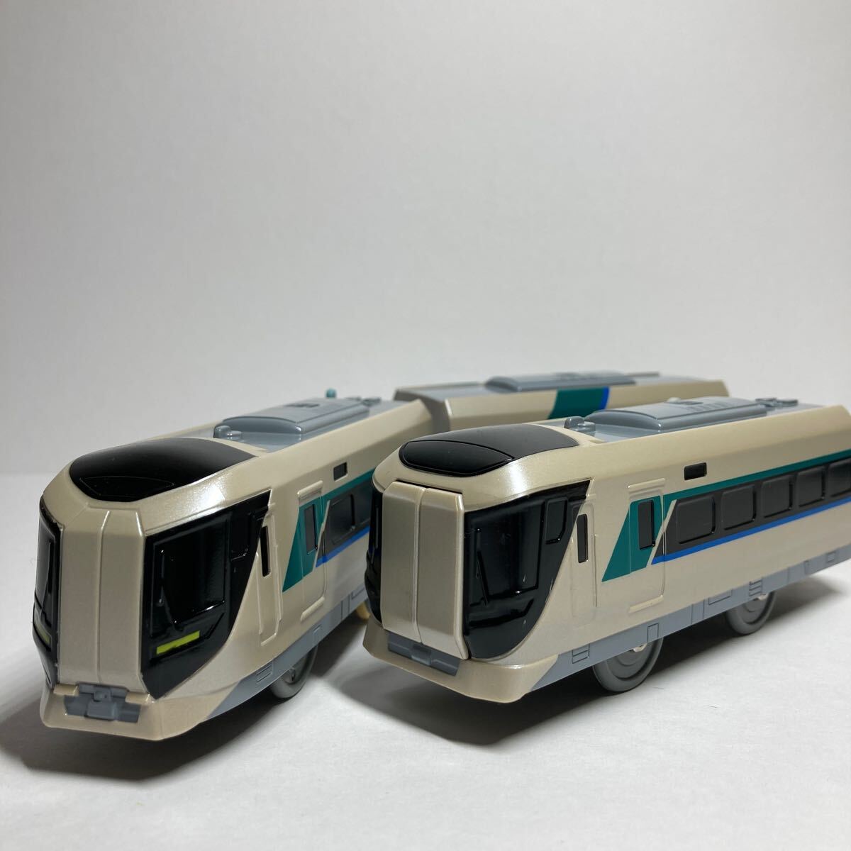 ^ higashi . Liberty exclusive use connection specification ^ Plarail 