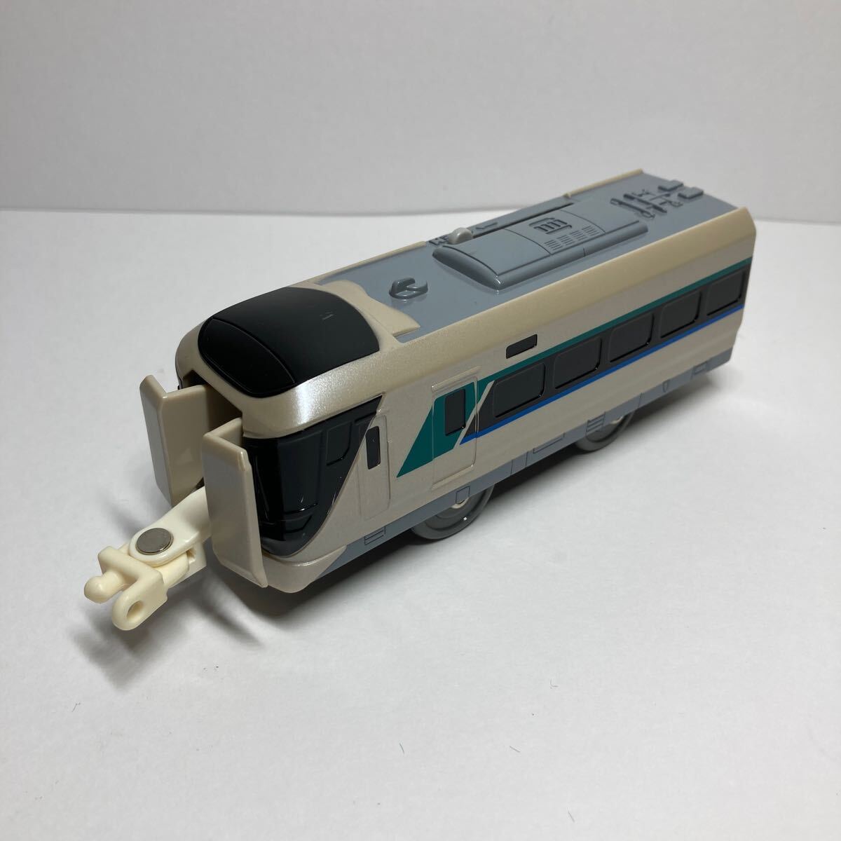 ^ higashi . Liberty exclusive use connection specification ^ Plarail 