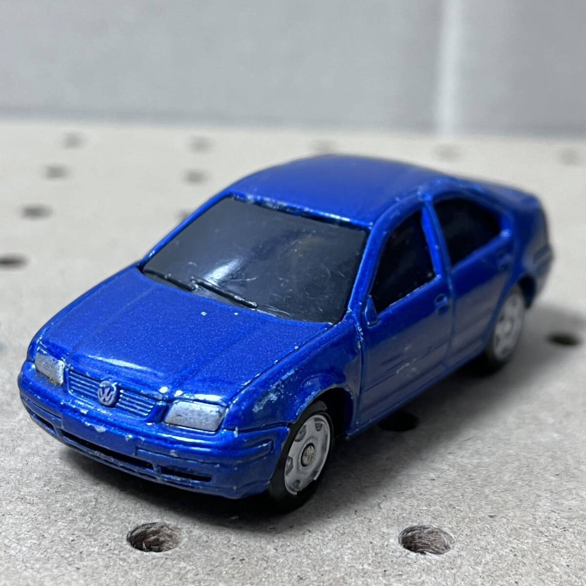  Tomica size Maisto Volkswagen Jetta loose 