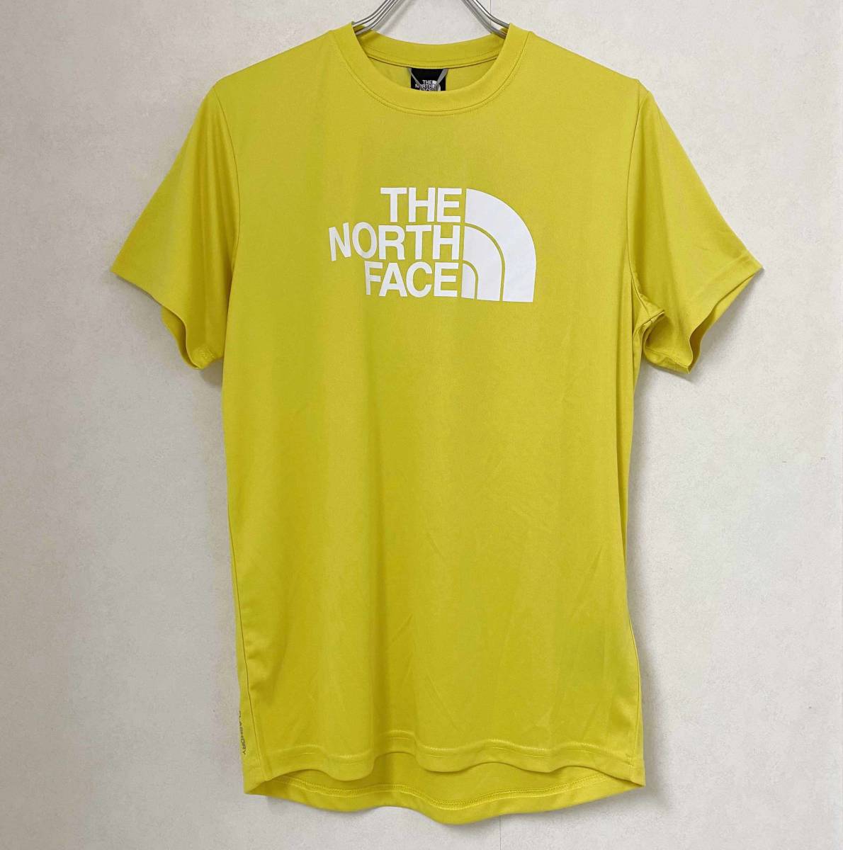 新品 M ★ THE NORTH FACE ザ ノースフェイス 半袖 ロゴ Tシャツ 速乾 イエロー US-S NF0A4CDV7601 ドライ REAXION EASY メンズ レディース